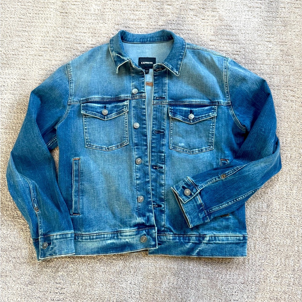 Men’s Express Light Wash Denim Jacket (Size M) – Excellent Condition